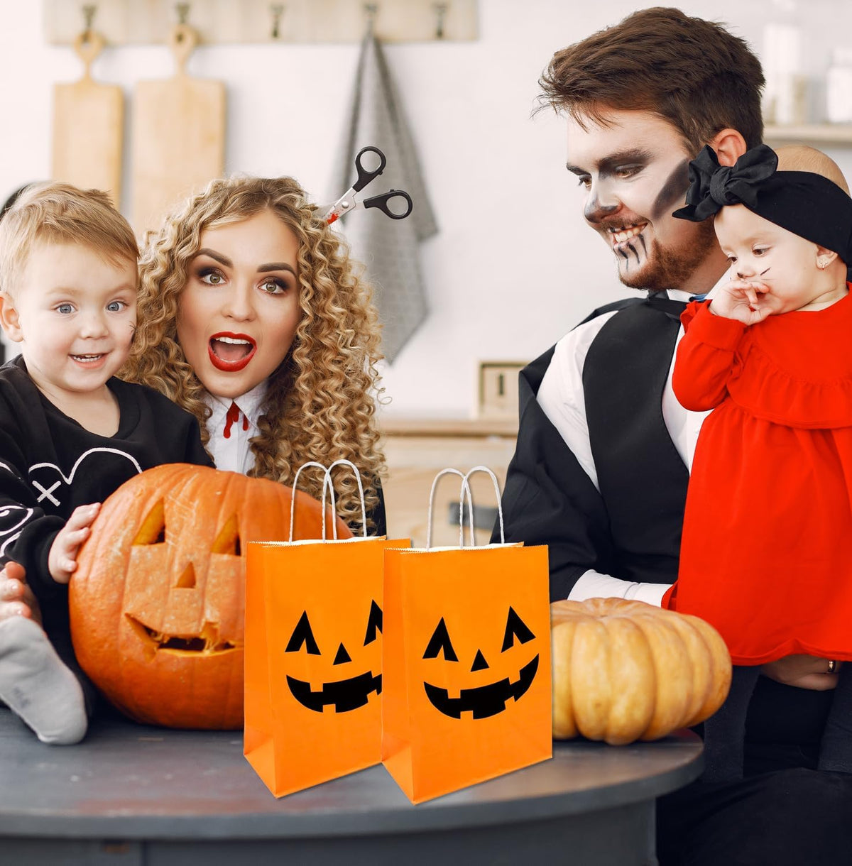 36 Pieces Halloween Pumpkin Gift Bags Trick or Treat Kraft Paper Candy Goodie Bags with Handle for Halloween Party Favors Supplies
